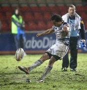 25 February 2012; Isa Nacewa, Leinster, kicks a penalty in the 71st minute to bring the scoreline to 10-10. Celtic League, Glasgow Warriors v Leinster, Firhill Arena, Glasgow, Scotland. Picture credit: Craig Watson / SPORTSFILE