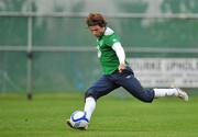 28 February 2012; Republic of Ireland's Stephen Hunt in action during squad training ahead of their side's International Friendly against the Czech Republic on Wednesday. Republic of Ireland Squad Training, Gannon Park, Malahide, Co. Dublin. Picture credit: David Maher / SPORTSFILE