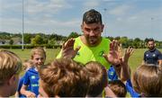 18 July 2017; Leinster's Mick Kearney with participants during the Bank of Ireland Leinster Rugby Summer Camp in Seapoint. Photo by Piaras Ó Mídheach/Sportsfile