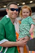 18 July 2017; Jason Smyth of Ireland celebrating with his daughter Evie after winning the Men's 200m T13 during the 2017 Para Athletics World Championships at the Olympic Stadium in London. Photo by Luc Percival/Sportsfile