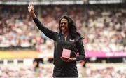 4 August 2017; Francena McCorory of The United States receives her reallocated bronze medal from the womens 400m final at the 2011 Daegu Championships during day one of the 16th IAAF World Athletics Championships at the London Stadium in London, England. Photo by Stephen McCarthy/Sportsfile