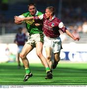 4 August 2002; Darragh O'Se, Kerry in action against Sean Og De Paor, Galway. Kerry v Galway, All Ireland Football Quarter - Final, Croke Park, Dublin. Picture credit; Matt Browne / SPORTSFILE