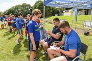 9 August 2017; Olivia Campbell getting an autograph from Leinster's Sean O'Brien during the Bank of Ireland Leinster Rugby Summer Camp at De La Salle RFC in Glenamuck North, Dublin. Photo by Matt Browne/Sportsfile