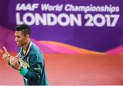 9 August 2017; Wayde van Niekerk of South Africa after receiving his Men's 400m gold medal during day six of the 16th IAAF World Athletics Championships at the London Stadium in London, England. Photo by Stephen McCarthy/Sportsfile