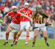 6 May 2012; Eoin Larkin, Kilkenny, in action against Sean Óg Ó hAilpin, Cork. Allianz Hurling League Division 1 Final, Kilkenny v Cork, Semple Stadium, Thurles, Co. Tipperary. Picture credit: Stephen McCarthy / SPORTSFILE
