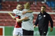 18 August 2017, Conan Byrne of St Patrick's Athletic celebrates with manager Liam Buckley at the end of the SSE Airtricity League Premier Division match between St Patrick's Athletic and Finn Harps at Richmond Park in Dublin. Photo by David Maher/Sportsfile