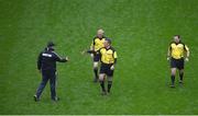 20 August 2017; Kerry manager Éamonn Fitzmaurice shakes hands with referee Maurice Deegan ahead of the GAA Football All-Ireland Senior Championship Semi-Final match between Kerry and Mayo at Croke Park in Dublin. Photo by Daire Brennan/Sportsfile