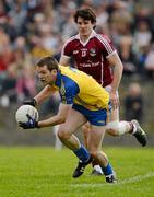 20 May 2012; Niall Carty, Roscommon, in action against Seán Armstrong, Galway. Connacht GAA Football Senior Championship Quarter-Final, Roscommon v Galway, Dr. Hyde Park, Roscommon. Picture credit: Barry Cregg / SPORTSFILE