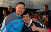 30 August 2017; Dublin footballer Philly McMahon meets supporter Alan McHugh, from Ballymun, during a meet and greet with supporters at Parnell Park in Dublin. Photo by Piaras Ó Mídheach/Sportsfile