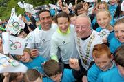 5 June 2012; Boxer Kenneth Egan, former Olympic 5000m silver medallist Sonia O'Sullivan and Mayor of Fingal, Cllr Gerry Maguire, prior to taking part in the Olympic Dream Run, Howth, Co. Dublin. Photo by Sportsfile