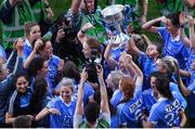 24 September 2017; Dublin's Lyndsey Davey and team-mates celebrate with the cup following the TG4 Ladies Football All-Ireland Senior Championship Final match between Dublin and Mayo at Croke Park in Dublin. Photo by Stephen McCarthy/Sportsfile