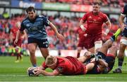 30 September 2017; John Ryan of Munster scores his side's second try during the Guinness PRO14 Round 5 match between Munster and Cardiff Blues at Thomond Park in Limerick. Photo by Brendan Moran/Sportsfile