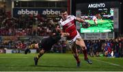 13 October 2017; Jacob Stockdale of Ulster escapes the tackle from Willie Le Roux of Wasps on his way to scoring his side's first try during the European Rugby Champions Cup Pool 1 Round 1 match between Ulster and Wasps at Kingspan Stadium in Belfast. Photo by David Fitzgerald/Sportsfile