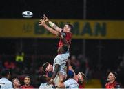 21 October 2017; Peter O’Mahony of Munster wins possession in a lineout against Yannick Nyanga of Racing 92 during the European Rugby Champions Cup Pool 4 Round 2 match between Munster and Racing 92 at Thomond Park in Limerick. Photo by Diarmuid Greene/Sportsfile