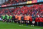 21 October 2017; Munster captain Peter O’Mahony leads his team into the dressing room before the European Rugby Champions Cup Pool 4 Round 2 match between Munster and Racing 92 at Thomond Park in Limerick. Photo by Diarmuid Greene/Sportsfile
