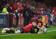 21 October 2017; Ian Keatley of Munster lines up a kick with the help of team-mate Conor Murray during the European Rugby Champions Cup Pool 4 Round 2 match between Munster and Racing 92 at Thomond Park in Limerick. Photo by Diarmuid Greene/Sportsfile