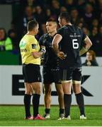 27 October 2017; Referee Nigel Owens in conversation with Munster's Andrew Conway, centre, and captain Peter O'Mahony, before showing a red card to Andrew Conway during the Guinness PRO14 Round 7 match between Connacht and Munster at the Sportsground in Galway. Photo by Ramsey Cardy/Sportsfile