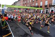 29 October 2017; A view of the 20,000 runners who took to the Fitzwilliam Square start line to participate in the 38th running of the SSE Airtricity Dublin Marathon, making it the fifth largest marathon in Europe. Photo by Sam Barnes/Sportsfile