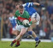 10 November 2002; Tommy Cooper, Kilcummin, in action against Declan Quill, Kerins O'Rahilly's. Kerins O'Rahilly's, Tralee v Kilcummin, Kerry County Senior Football Final, Fitzgerald Stadium, Killarney, Co. Kerry. Picture credit; Brendan Moran / SPORTSFILE *EDI*