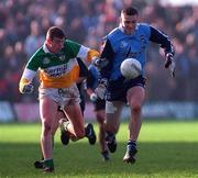 29 November 1998; Ciaran Whelan of Dublin in action against Ciaran McManus of Offaly during the Church & General National Football League Division 1a match between Offaly and Dublin at O'Connor Park in Tullamore, Offaly. Photo by Matt Browne/Sportsfile