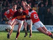 22 November 1998; James Breslin of Fr Manning Gaels shoots for a score despite the attentions of Paul Doyle of Éire Óg during the AIB Leinster Senior Club Football Championship semi-final match between Fr Manning Gaels and Éire Óg at O'Connor Park in Tullamore, Offaly. Photo by David Maher/Sportsfile