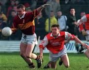 22 November 1998; Michael Mulleady of Fr. Manning Gaels in action against Brendan Hayden of Éire Óg during the AIB Leinster Senior Club Football Championship semi-final match between Fr Manning Gaels and Éire Óg at O'Connor Park in Tullamore, Offaly. Photo by David Maher/Sportsfile