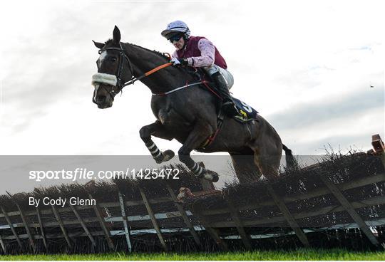 Horse Racing from Navan