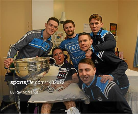 Dublin Football team visit to Beaumont Hospital on Christmas Day