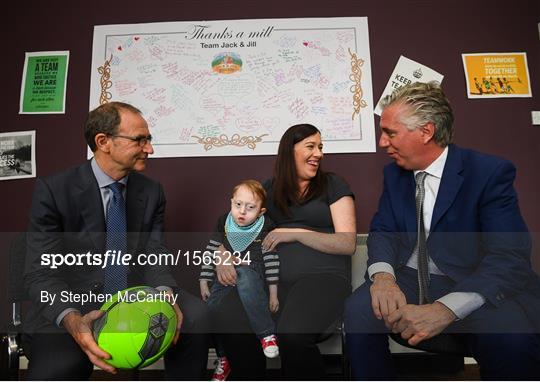 Republic of Ireland manager Martin O'Neill visits Jack & Jill Foundation