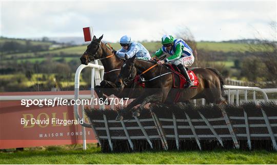 Horse Racing from Punchestown