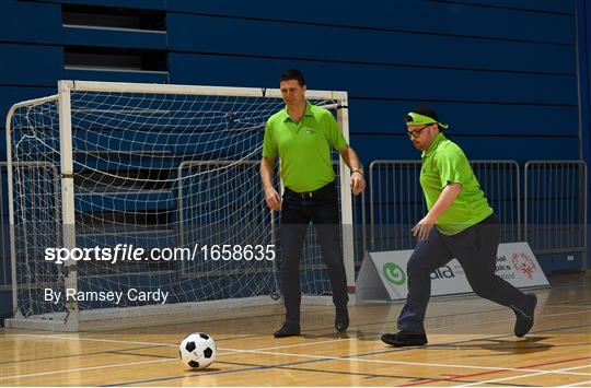 Niall Quinn talks sport with Special Olympics Team Ireland
