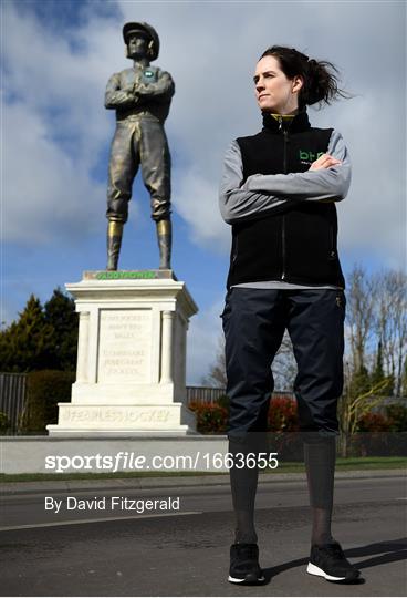 Fearless Jockey - Paddy Power Unveil 25 Foot Statue at Cheltenham Fearless Jockey - Paddy Power Unveil 25 Foot Statue at Cheltenham