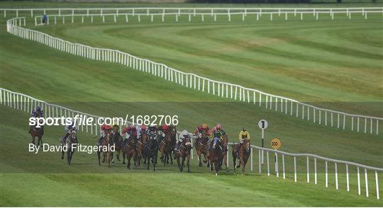 Horse Racing from Naas