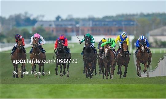 Horse Racing from Naas