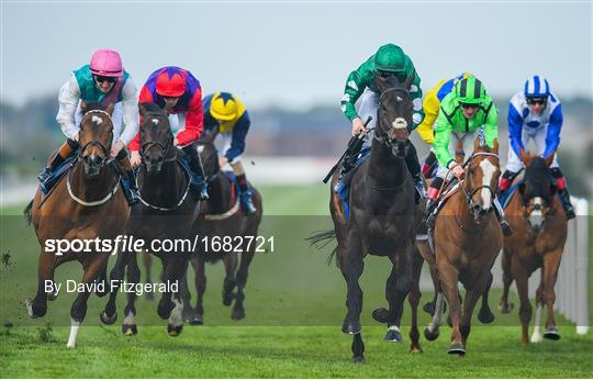 Horse Racing from Naas