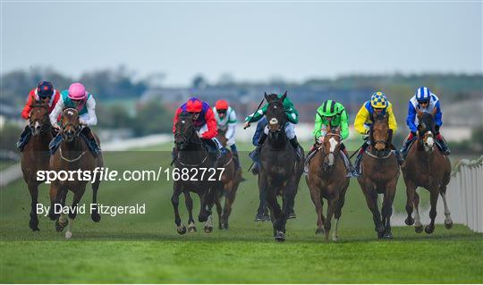 Horse Racing from Naas