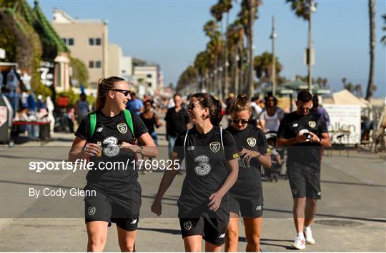 Republic of Ireland Women's Team visit Venice Beach