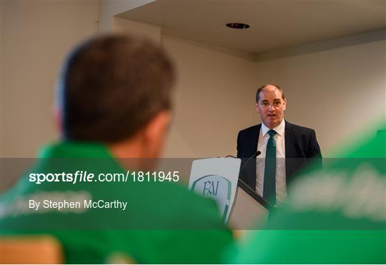 Mick McCarthy meets Irish Defence Forces team Mick McCarthy meets Irish Defence Forces team