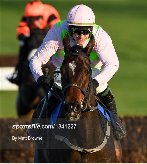 Horse Racing from Clonmel