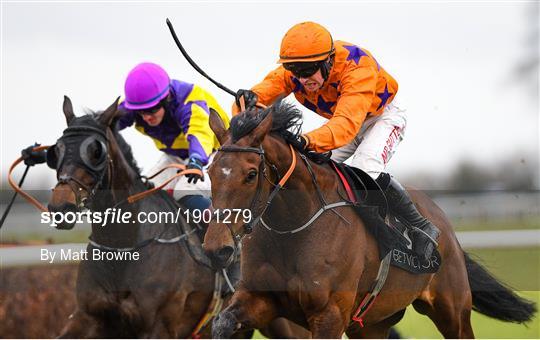 Horse Racing from Thurles