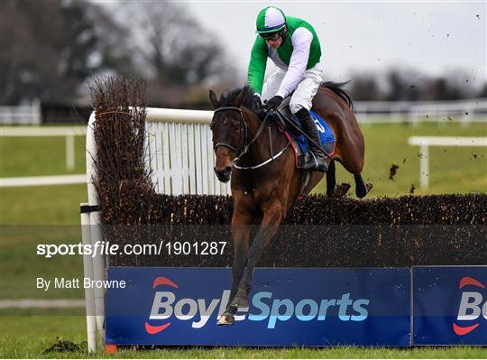 Horse Racing from Thurles