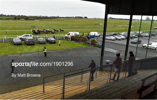 Horse Racing from Thurles