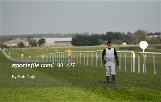 Horse Racing from Naas