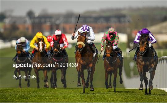 Horse Racing from Naas