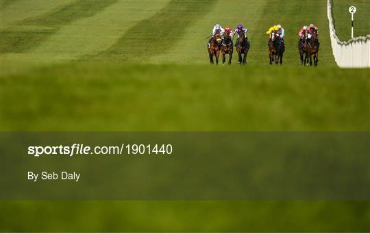 Horse Racing from Naas