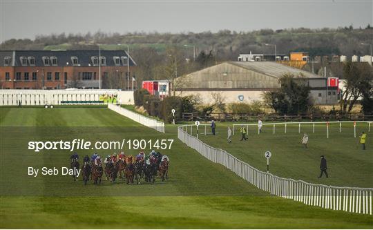 Horse Racing from Naas