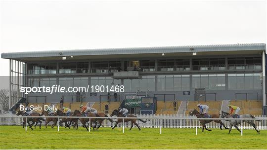 Horse Racing from Naas