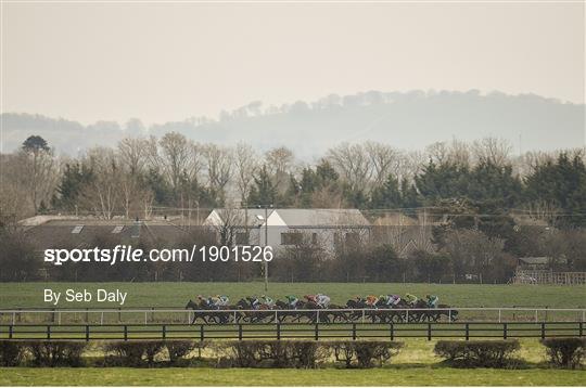 Horse Racing from Naas