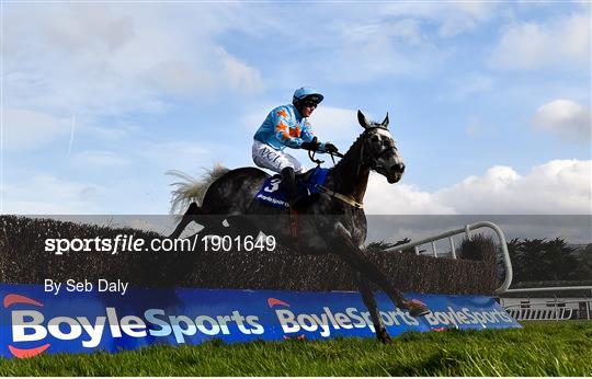 Horse Racing from Clonmel