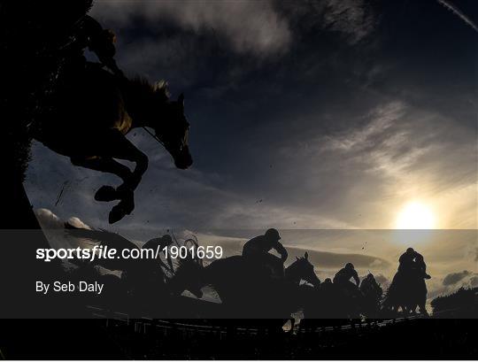 Horse Racing from Clonmel